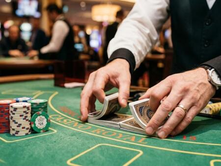 Casino kortspill – En komplett guide til regler, strategier og de beste spillene på nett